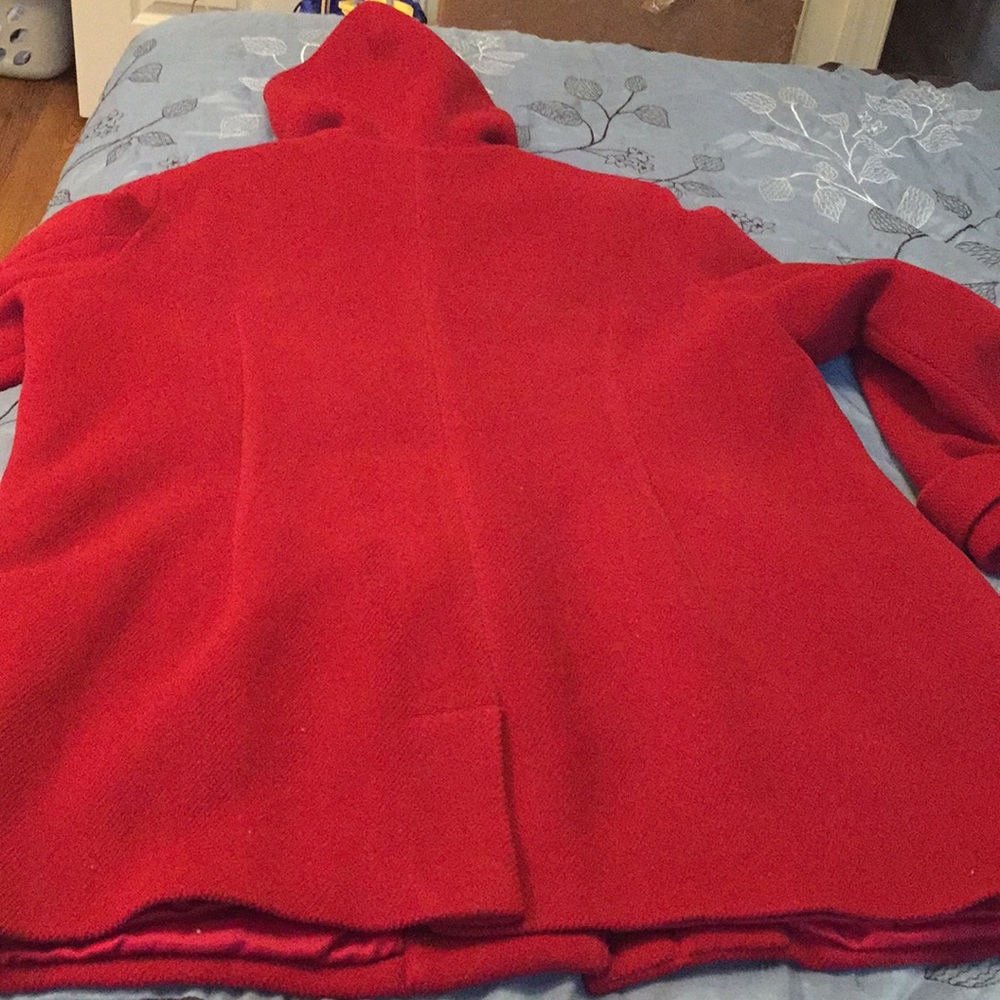 LL BEAN RED 3/4 LENGTH COAT WORN - Picture 5 of 7
